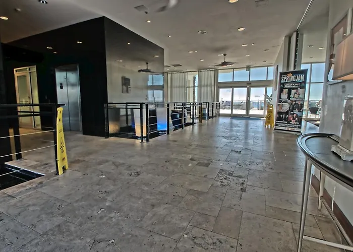 Sterling Breeze - Luxury Beach Front Condo